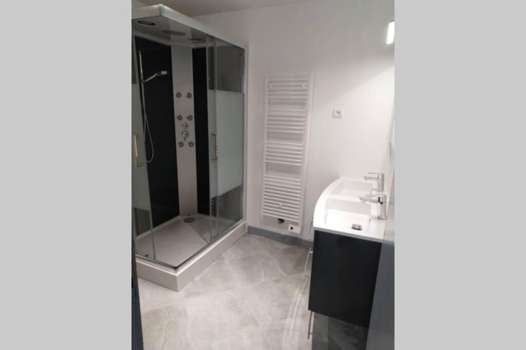 Maison de 2 à 8 personnes 5 chambres Portbail Esterno foto