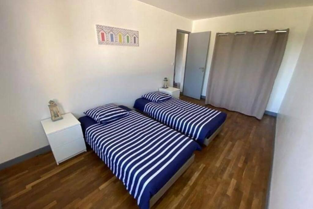 Maison de 2 à 8 personnes 5 chambres Portbail Esterno foto